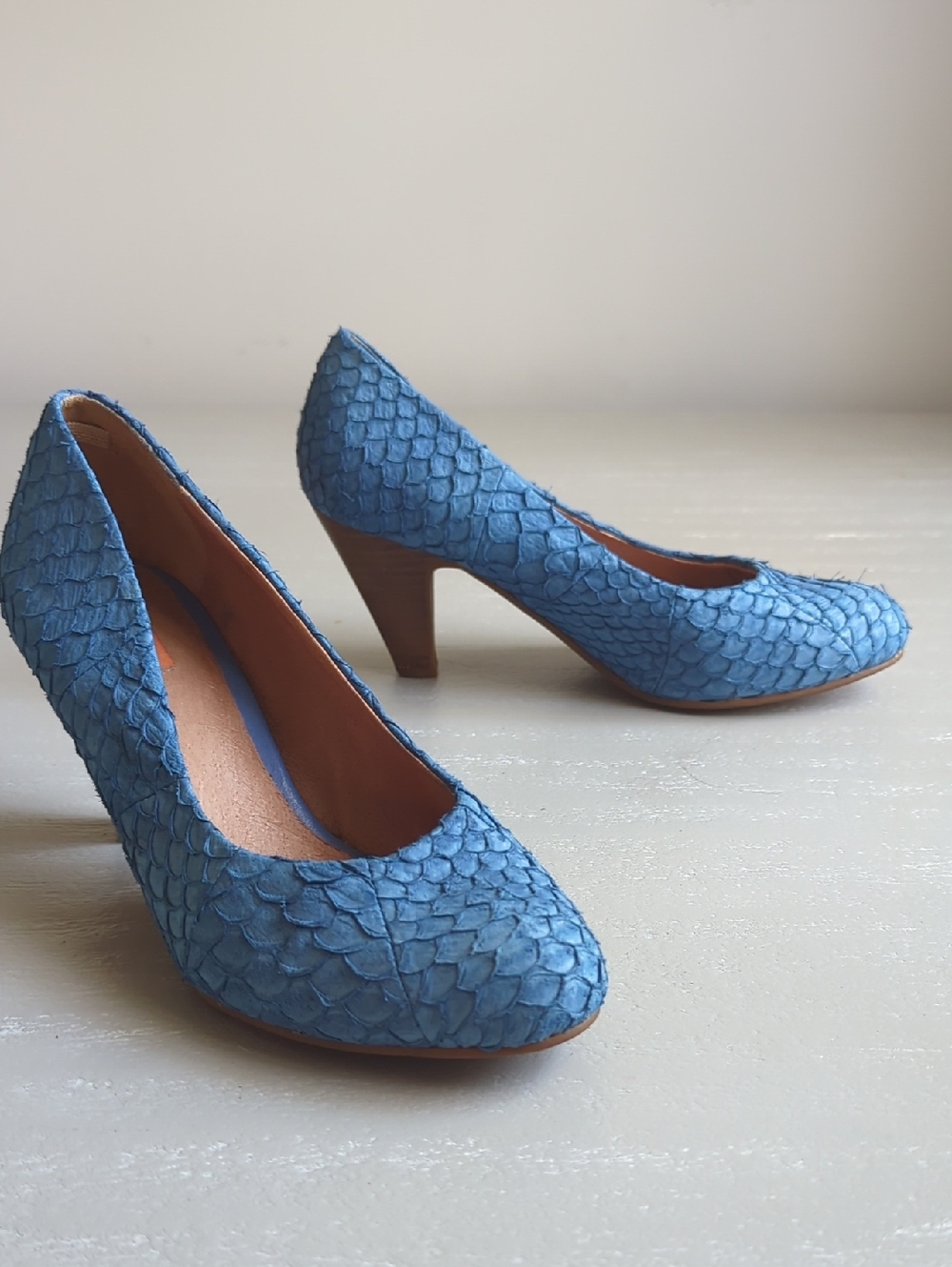 Miz Mooz Seeley Pumps Mermaid Blue Scales size 7 Leather
